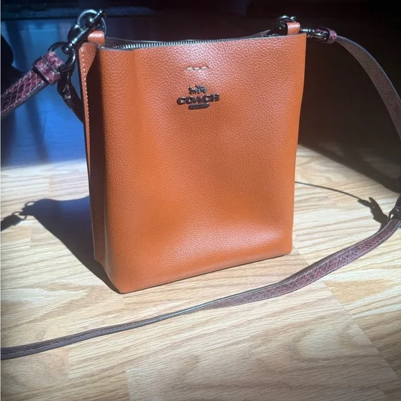 Coach Tan Leather Shoulder Bag - Picture 1 of 5
